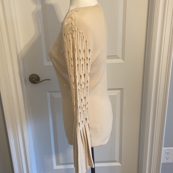 Beautiful Cream Guillaume Lightweight Knit Top with Flared Tulip Sleeves. Small - Picture 4 of 8